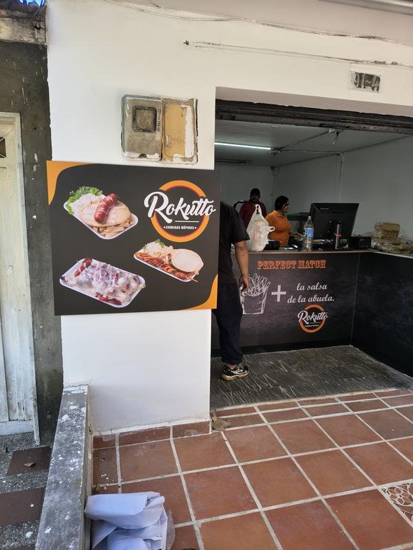 Vinilo impreso en la pared de Rokatto