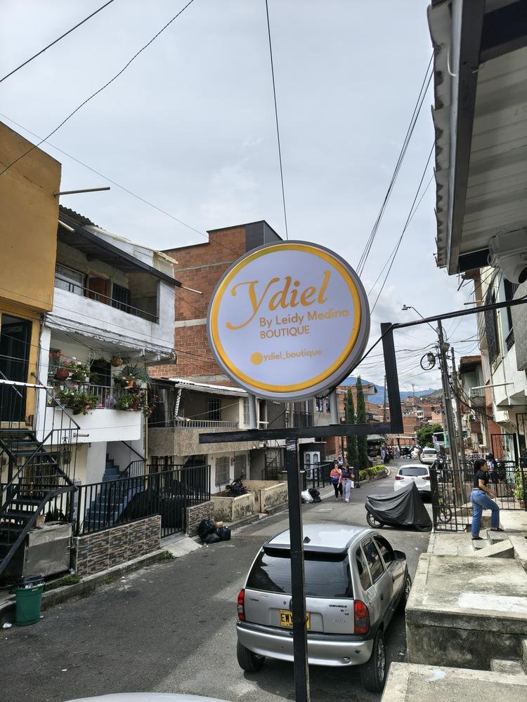 Aviso luminoso redondo de Ydiel Boutique